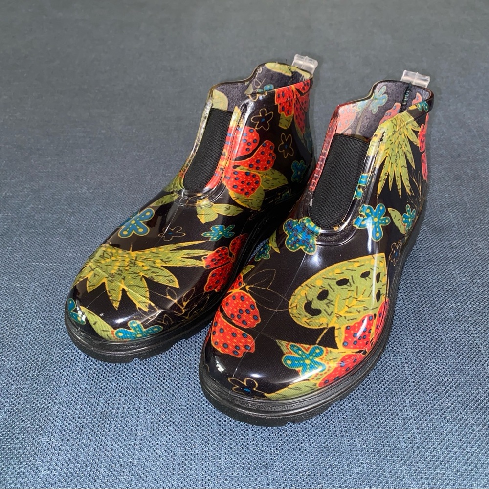 Sloggers Women’s Rain Garden Ankle Boots Midsummer Black Floral Made USA Size 6